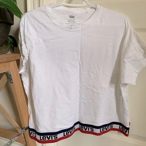 Levi’s bottom band tee